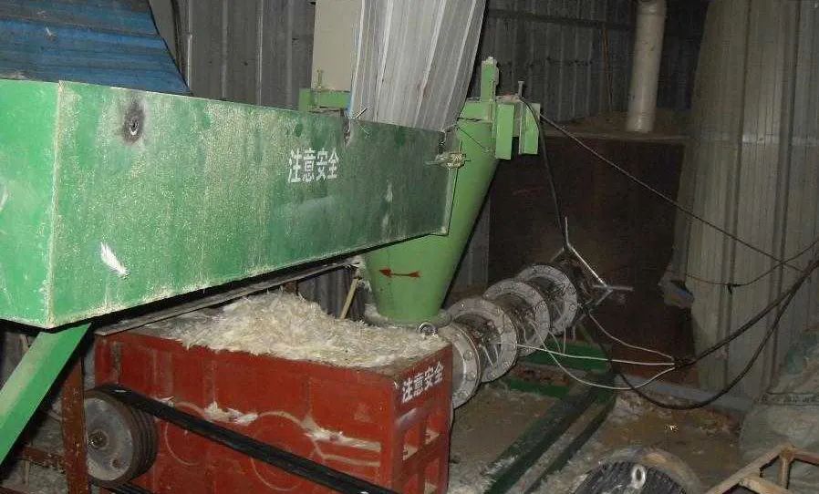 羽毛粉加工腥味、苦味、惡臭味混雜，看工業(yè)除臭劑如何快速除臭！