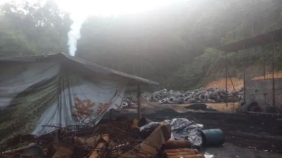 廢舊輪胎煉油廢氣污染，車間惡臭問(wèn)題可利用潔匠凈化除臭劑解決.jpg